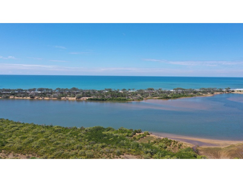 830 Fingerfield Road, Deepwater QLD 4674