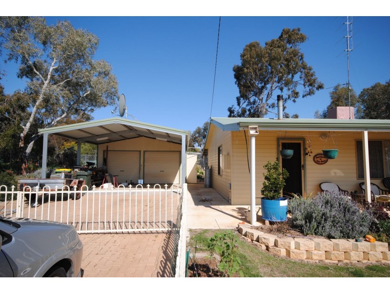 6 View St, York WA 6302