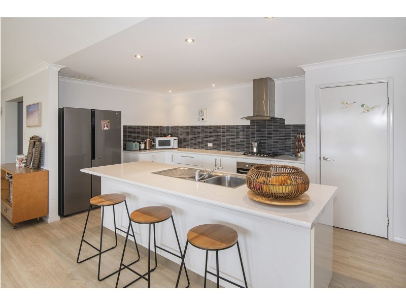 20 Monash Way, Abbey WA 6280