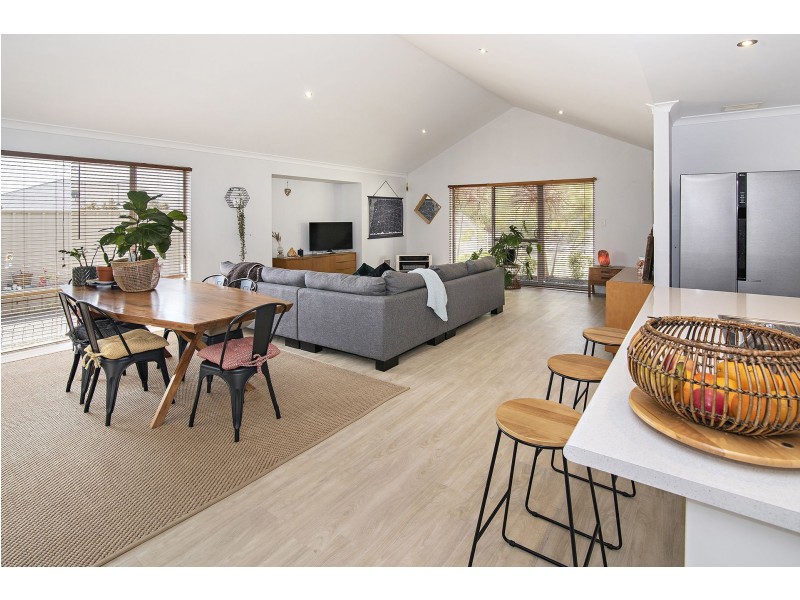 20 Monash Way, Abbey WA 6280