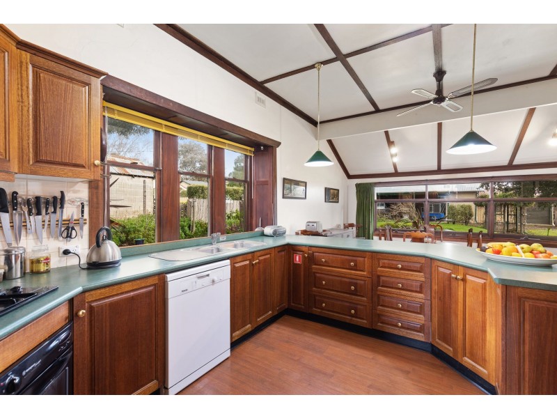 Colwyn/70 Bay Road, Mount Gambier SA 5290