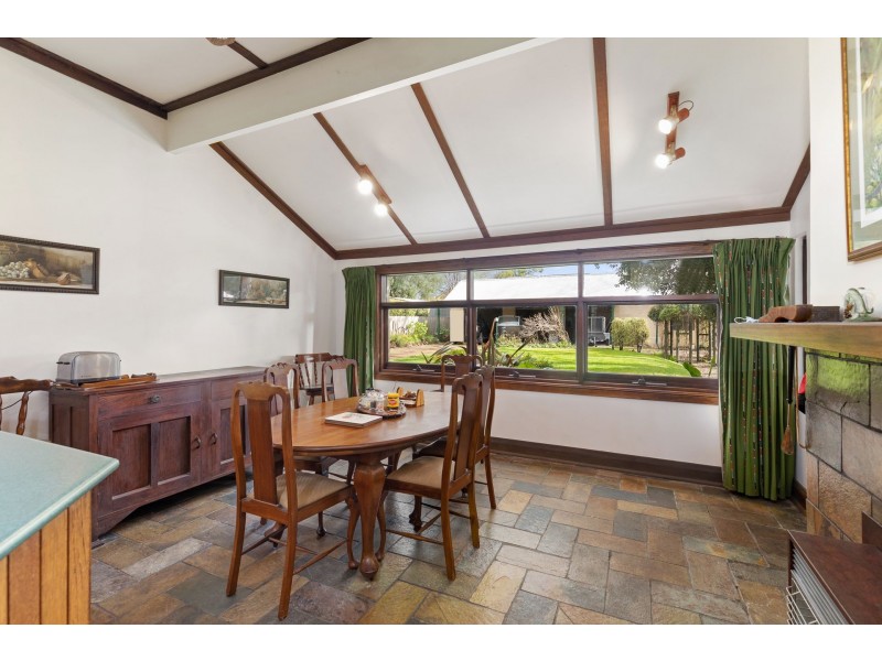 Colwyn/70 Bay Road, Mount Gambier SA 5290