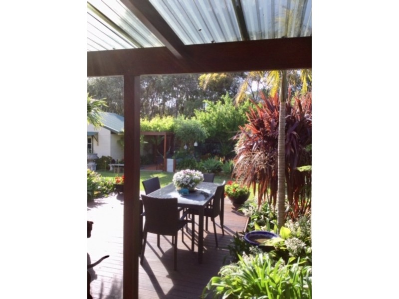 5 Albert st, Little Grove WA 6330