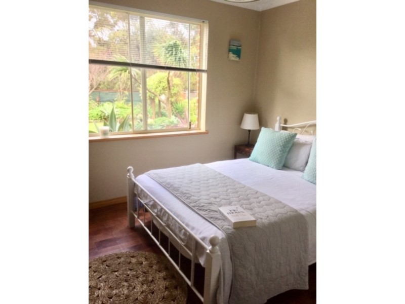 5 Albert st, Little Grove WA 6330