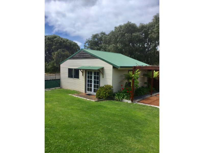 5 Albert st, Little Grove WA 6330