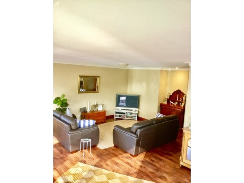 5 Albert st, Little Grove WA 6330