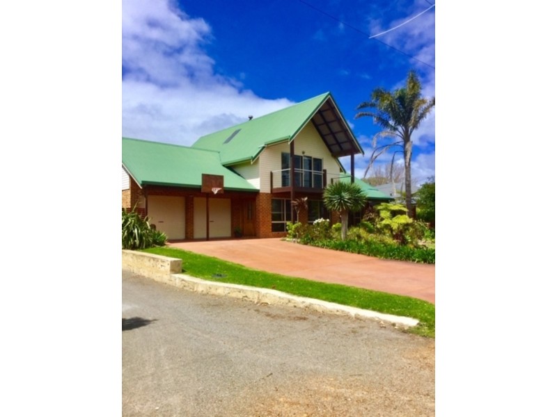 5 Albert st, Little Grove WA 6330