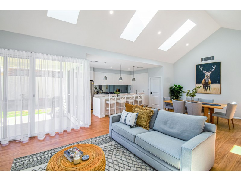 5 Jimberoo Loop, Gobbagombalin NSW 2650