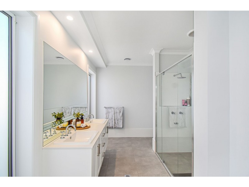 5 Jimberoo Loop, Gobbagombalin NSW 2650