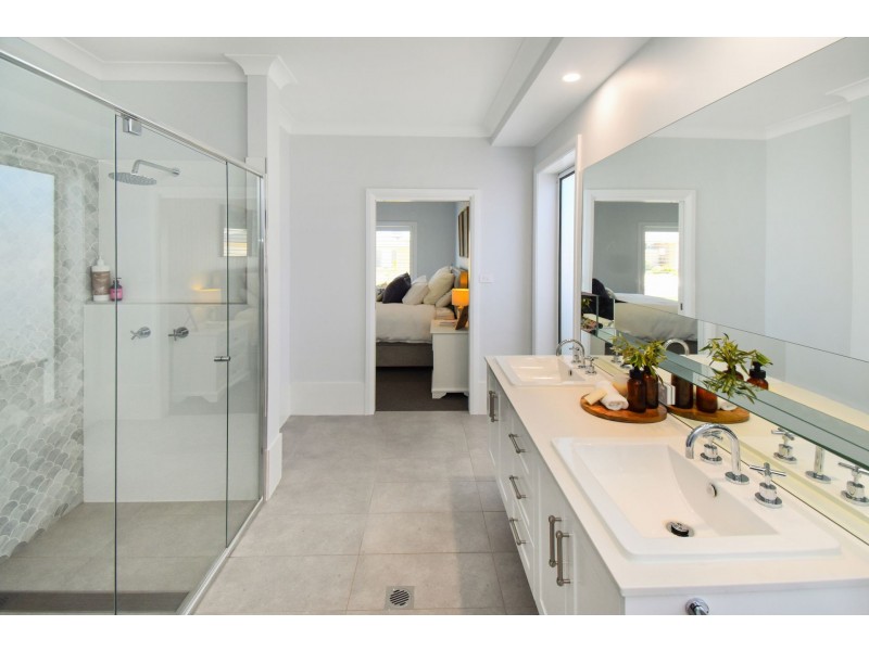5 Jimberoo Loop, Gobbagombalin NSW 2650