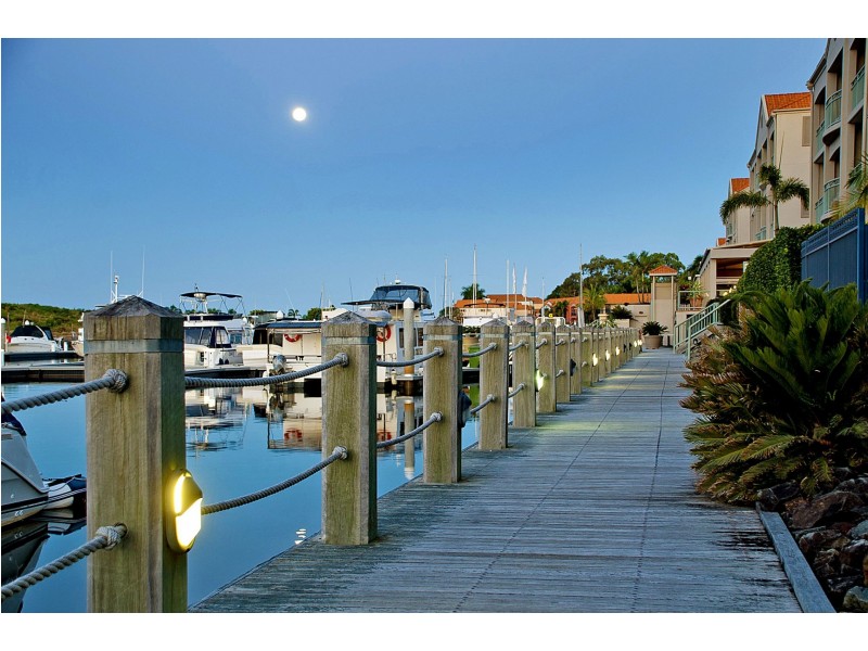 43 John Lund Drive, Hope Island QLD 4212