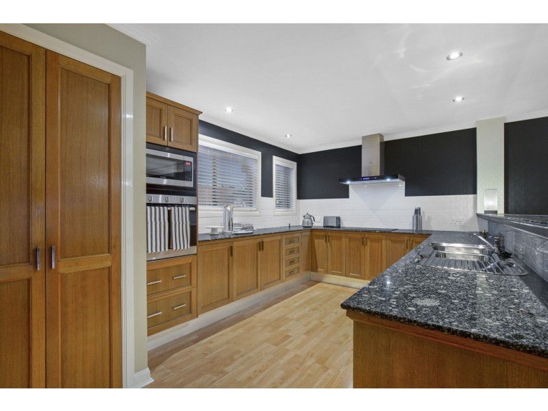 43 John Lund Drive, Hope Island QLD 4212