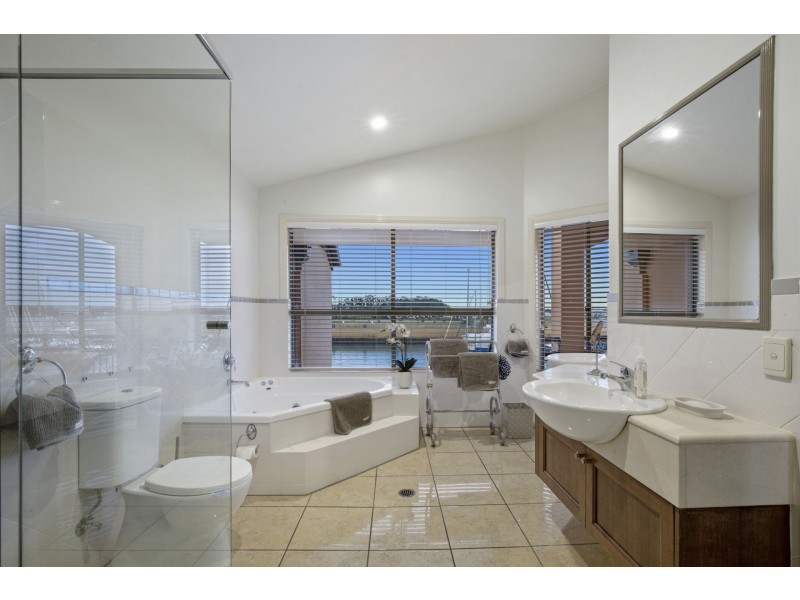 43 John Lund Drive, Hope Island QLD 4212