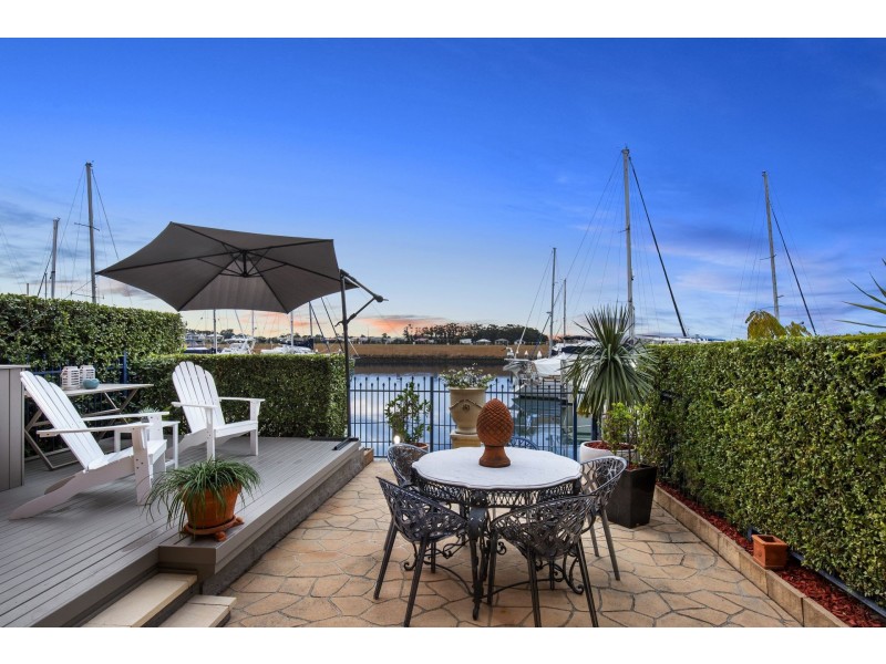 43 John Lund Drive, Hope Island QLD 4212