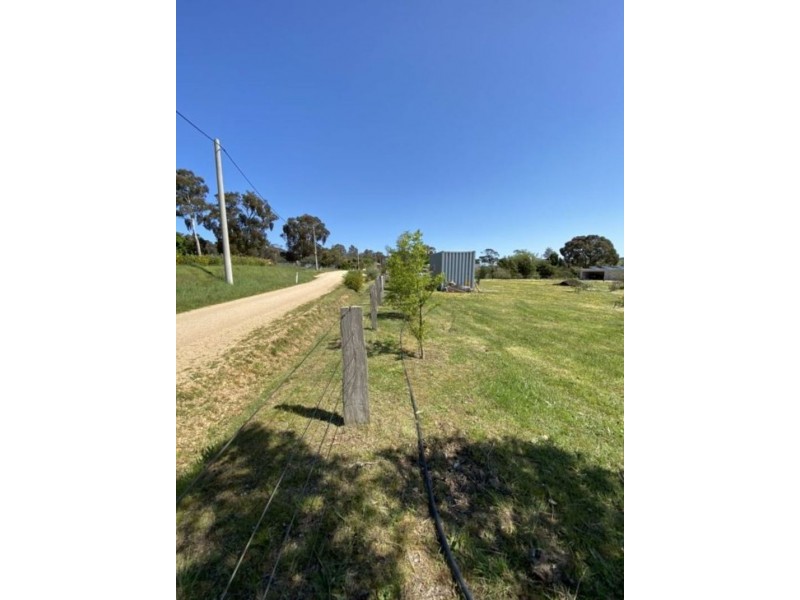 5 Pottery Road, Campbells Creek VIC 3451