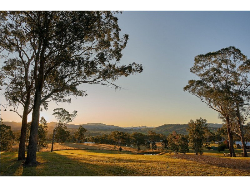 2 Phascogale Cres, Barrington NSW 2422