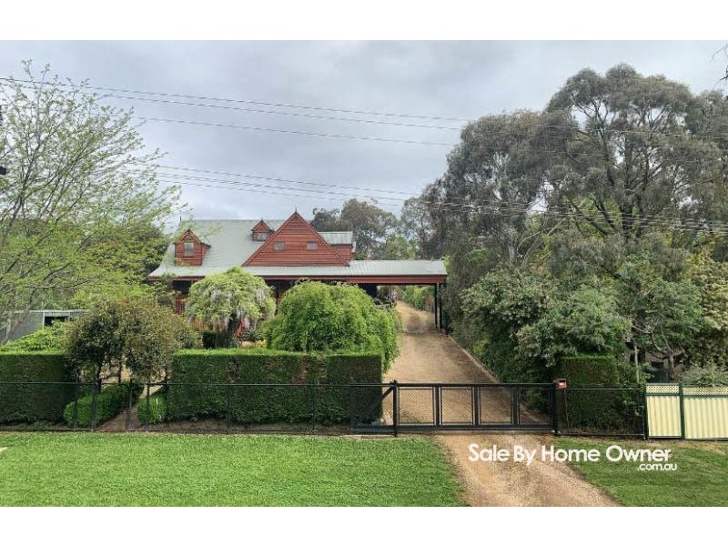 17 North Mountain Rd, Heathcote Junction VIC 3758