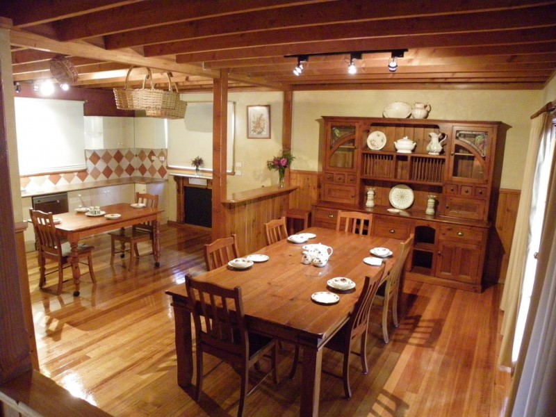 17 North Mountain Rd, Heathcote Junction VIC 3758