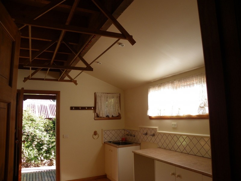 17 North Mountain Rd, Heathcote Junction VIC 3758