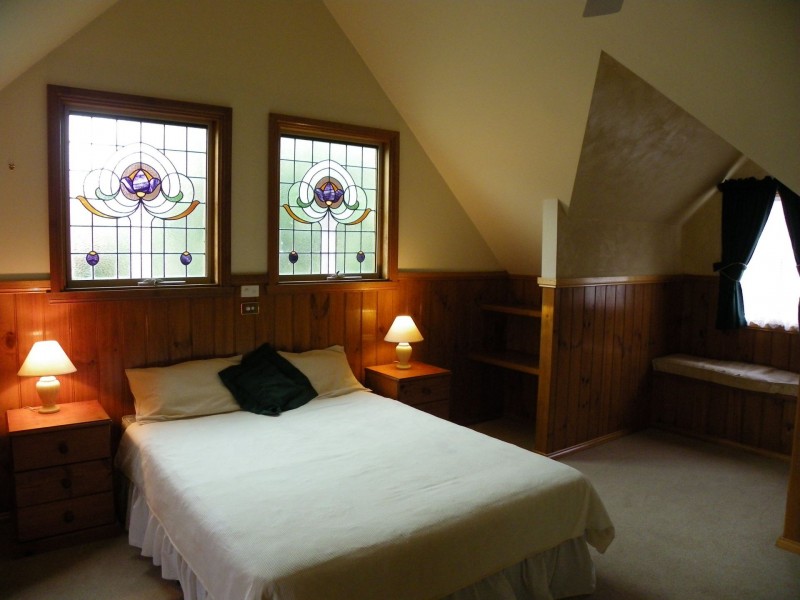 17 North Mountain Rd, Heathcote Junction VIC 3758