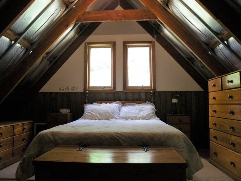 17 North Mountain Rd, Heathcote Junction VIC 3758