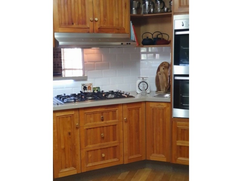 10 Nicol Street, Stanthorpe QLD 4380