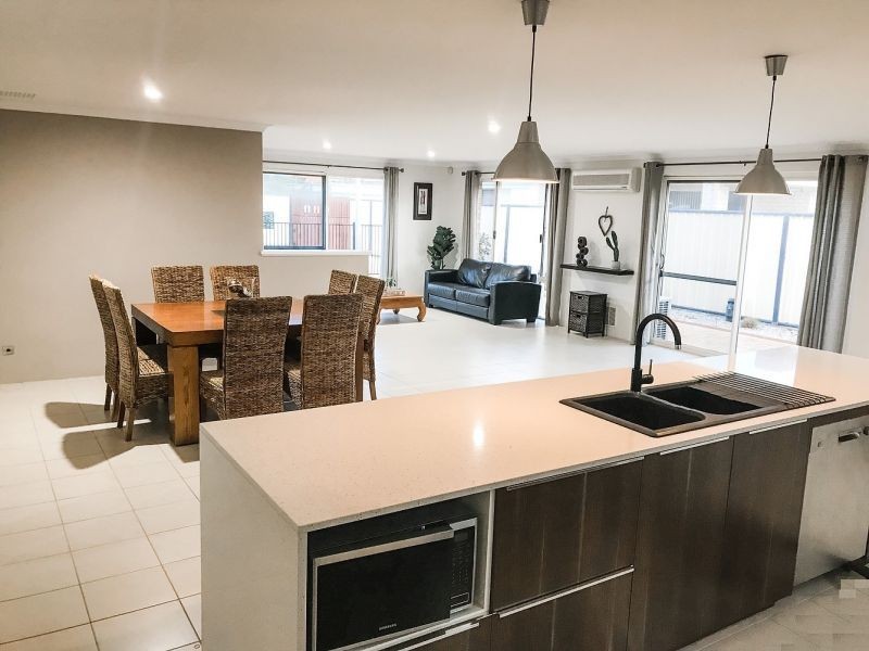 4 Sorrento Turn, Secret Harbour WA 6173