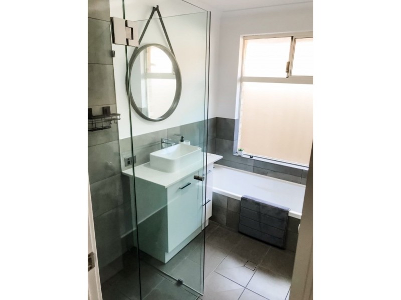 4 Sorrento Turn, Secret Harbour WA 6173