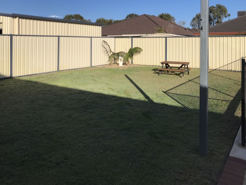 4 Sorrento Turn, Secret Harbour WA 6173