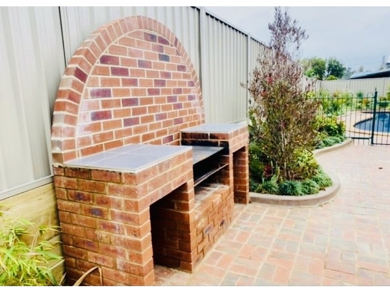 5 Athol White Court, Tocumwal NSW 2714