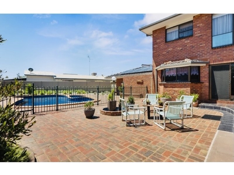 5 Athol White Court, Tocumwal NSW 2714