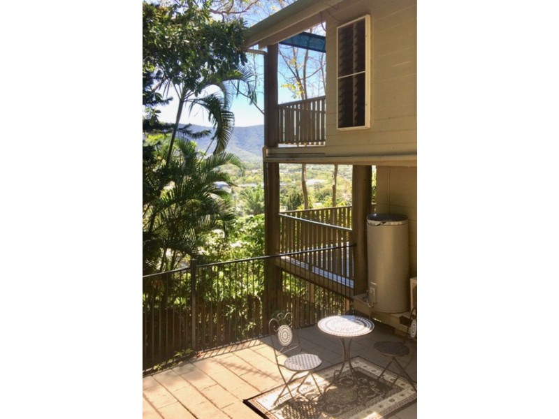 2 Tari Place, Trinity Beach QLD 4879