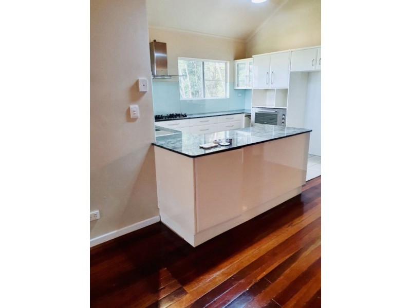 2 Tari Place, Trinity Beach QLD 4879