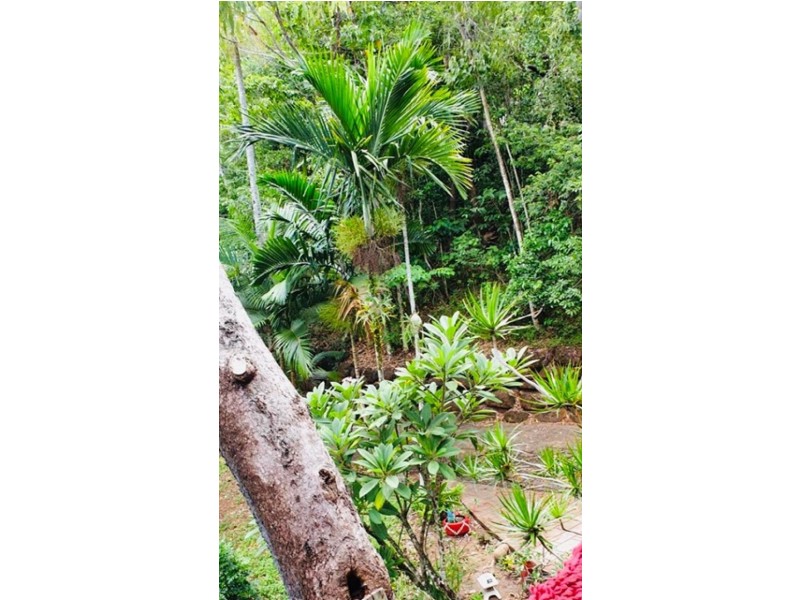 2 Tari Place, Trinity Beach QLD 4879