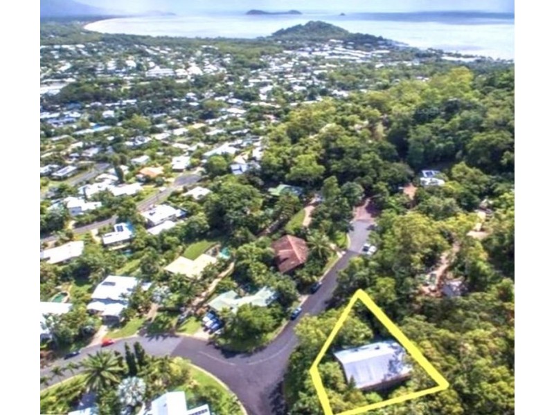 2 Tari Place, Trinity Beach QLD 4879