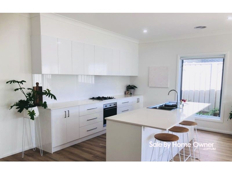 2/2 Mugga Street, Gobbagombalin NSW 2650