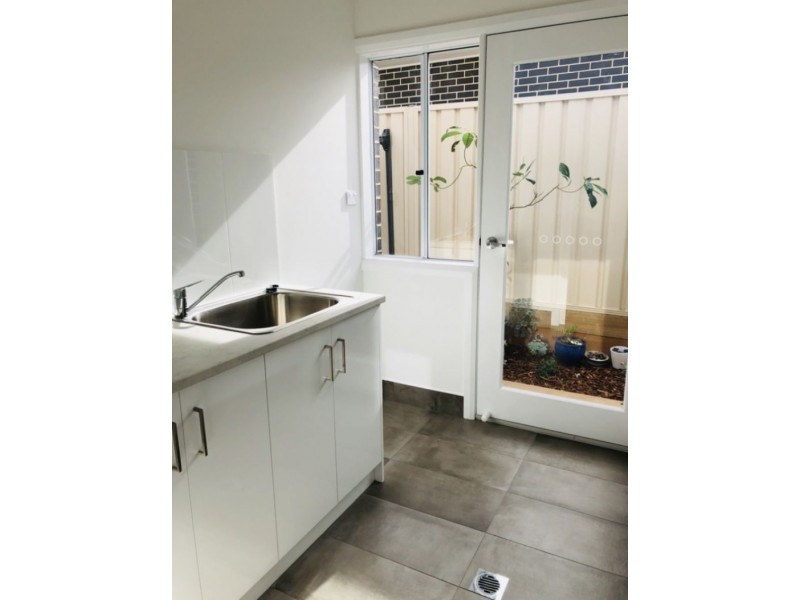 2/2 Mugga Street, Gobbagombalin NSW 2650
