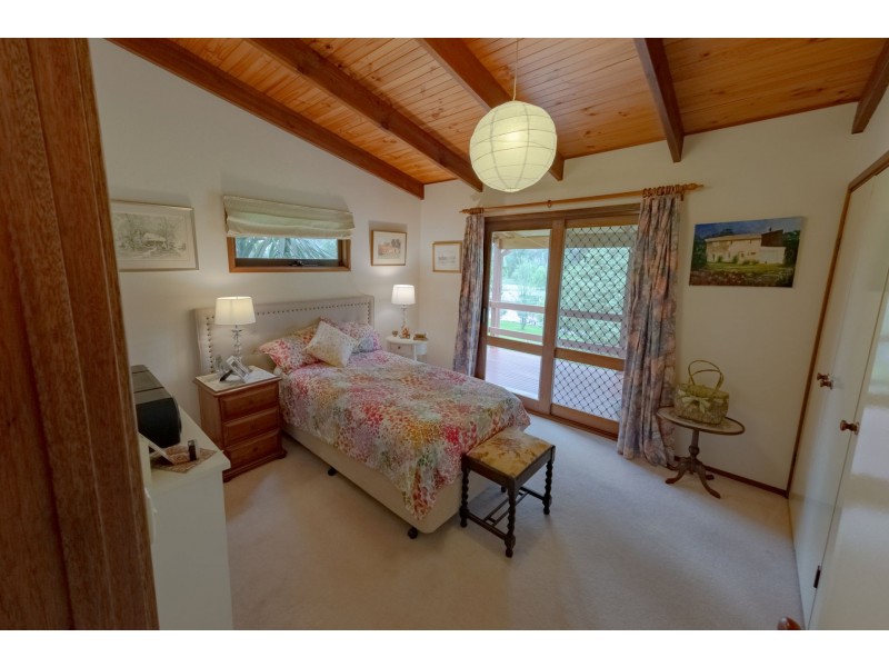 74 Yarragee Road, Moruya NSW 2537