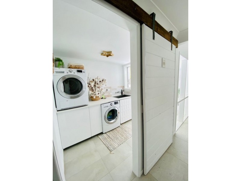 Villa 1/7A Government Road, Labrador QLD 4215