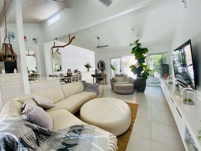 Villa 1/7A Government Road, Labrador QLD 4215