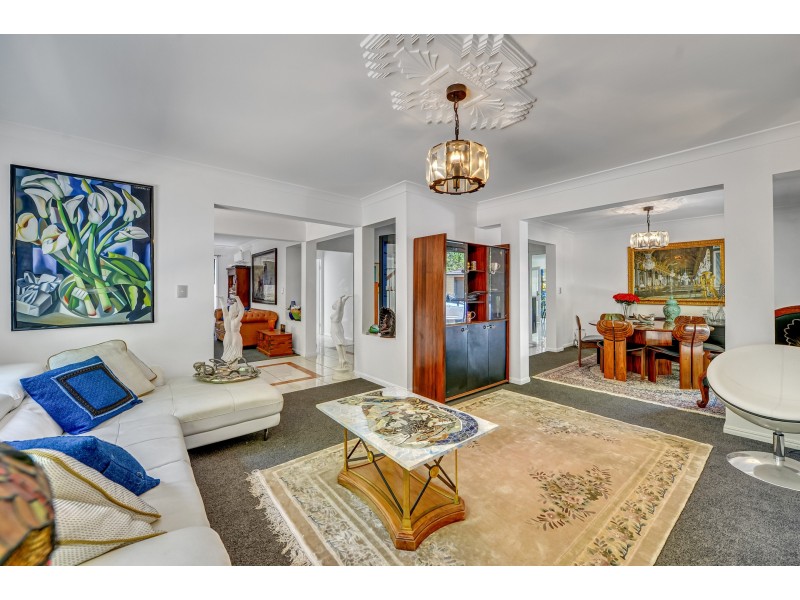 61 Kersley Road, Kenmore QLD 4069