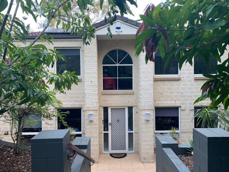 61 Kersley Road, Kenmore QLD 4069