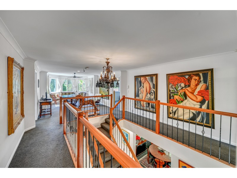 61 Kersley Road, Kenmore QLD 4069