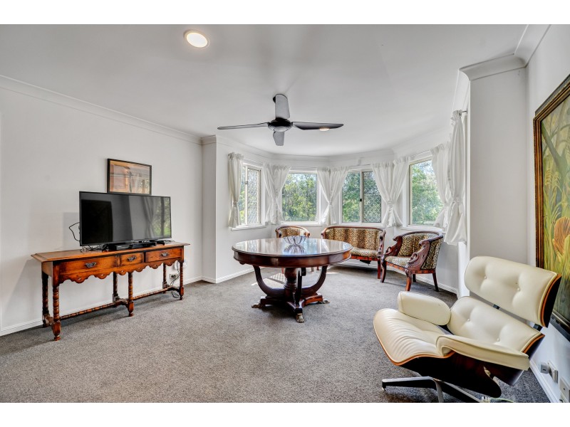 61 Kersley Road, Kenmore QLD 4069