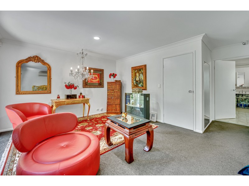 61 Kersley Road, Kenmore QLD 4069