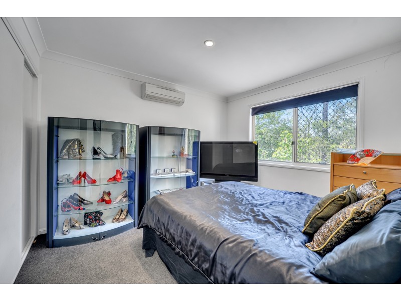 61 Kersley Road, Kenmore QLD 4069