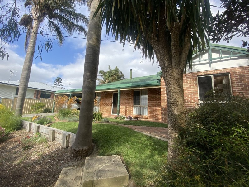 16 Boronia Avenue, Collingwood Heights WA 6330