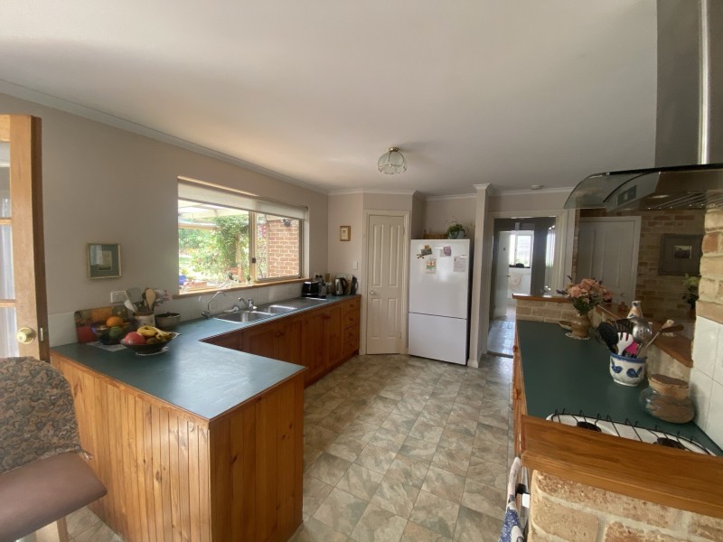 16 Boronia Avenue, Collingwood Heights WA 6330