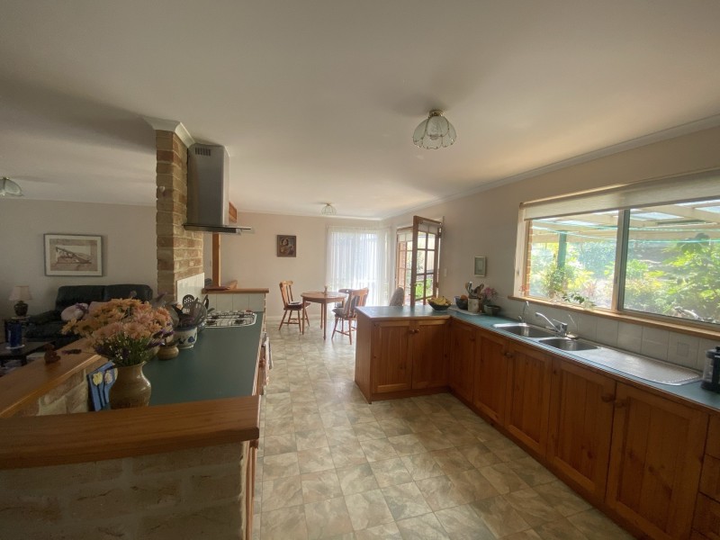 16 Boronia Avenue, Collingwood Heights WA 6330