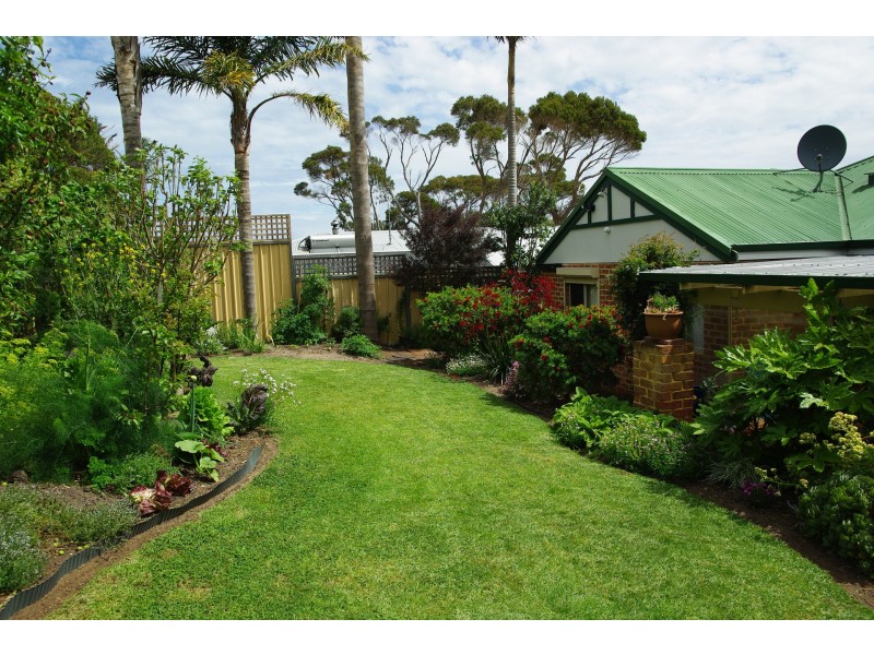 16 Boronia Avenue, Collingwood Heights WA 6330